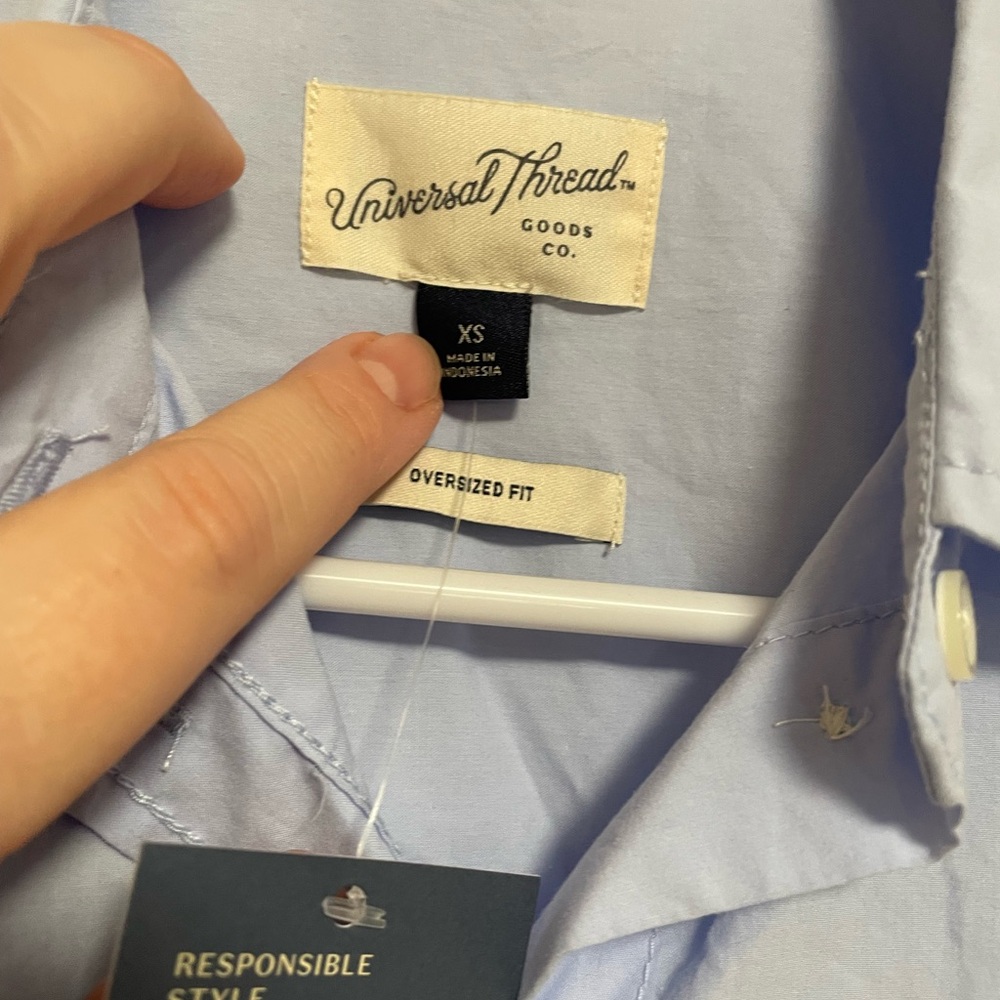NWT Universal Thread Blue Casual Button Down Shirt - Picture 5 of 5